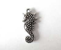 Морской конёк, цвет-античное серебро, 25х10мм, 1шт, Ф6002